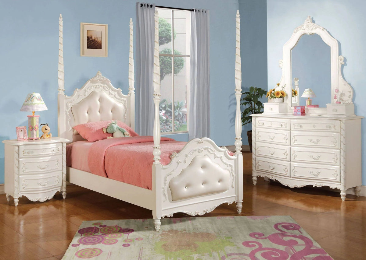 Pearl White Full Poster Bed A797