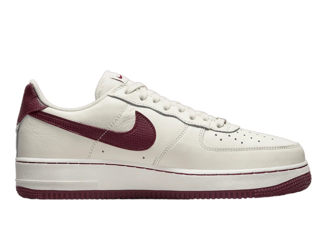 Sail Dark Beetroot Men's Nike Air Force 1 '07 Craft A54545