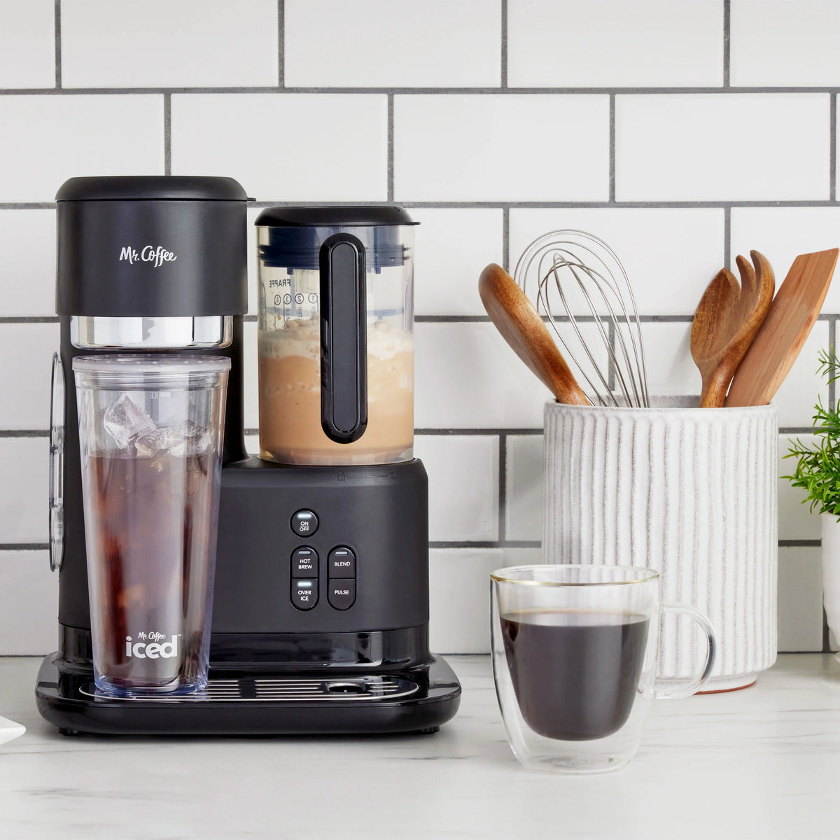 Single-Serve Iced and Hot Coffee Maker & Blender with 2 Tumblers S790158