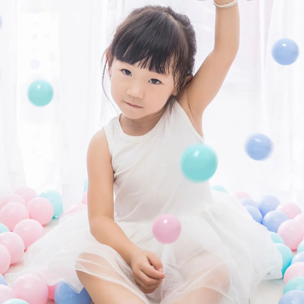 100pcs 5.5cm Plastic Balls with Mesh Bag O628114