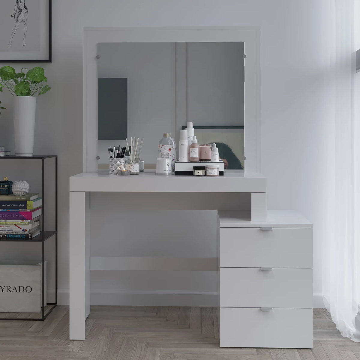 White Painted Vanity Table A87655